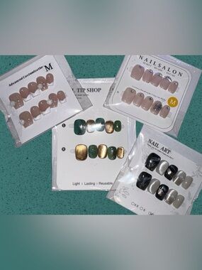 Press-On Nail Bundle Size M Short | 4 Sets | Neutral & Glam Styles